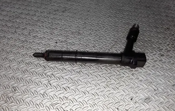 Opel Combo C Fuel injector TJBB01901D