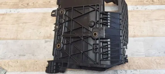 Battery tray