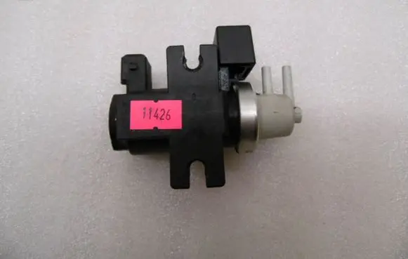 BMW 5 GT F07 Turbo solenoid valve 7595374