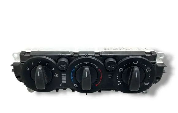Ford Focus Climate control unit BM5T19980BD E1062772 BM5T120105211