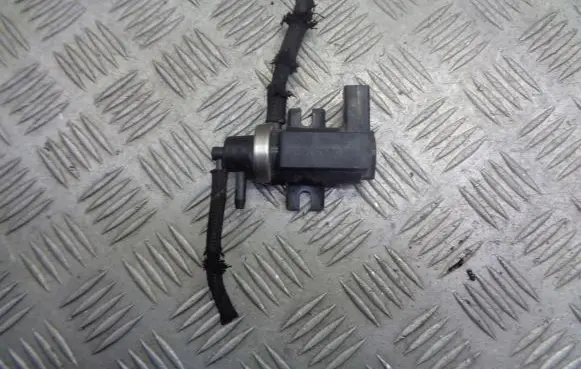 Seat Toledo II (1M) Turbo solenoid valve 1J0906627