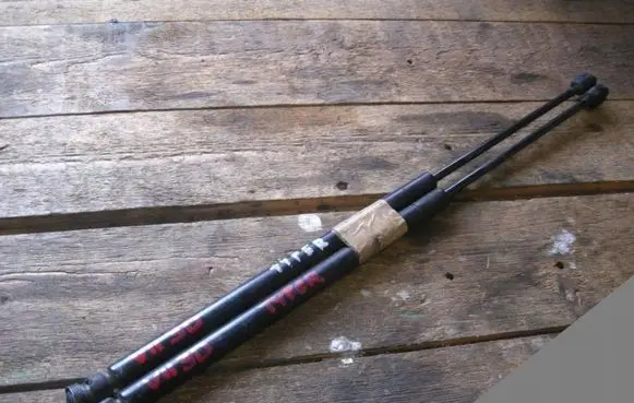Honda Civic Tailgate strut 