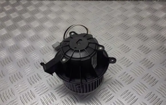 Opel Astra J Front door blower motor 25020140