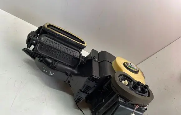 Audi A1 Interior heater climate box assembly 8X1820003C