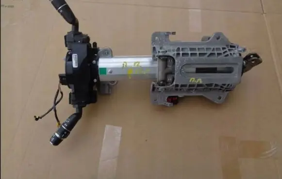 Land Rover Discovery 4 - LR4 Steering wheel axle LR023044