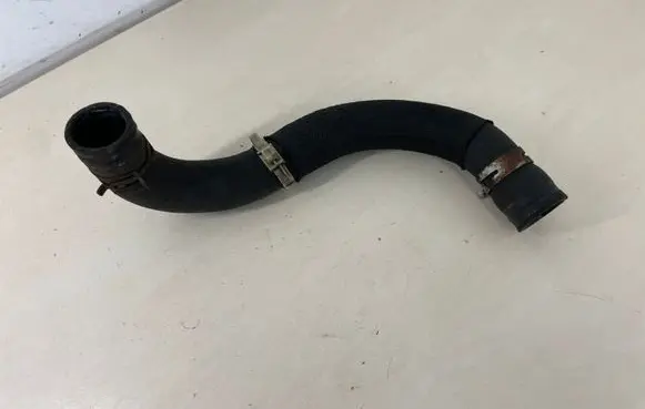 Toyota Avensis T270 Engine coolant pipe/hose