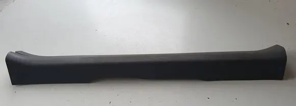 Toyota Prius (XW30) Front sill trim cover