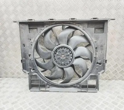 BMW 5 G30 G31 G38 Radiator cooling fan shroud 8472268 8686164