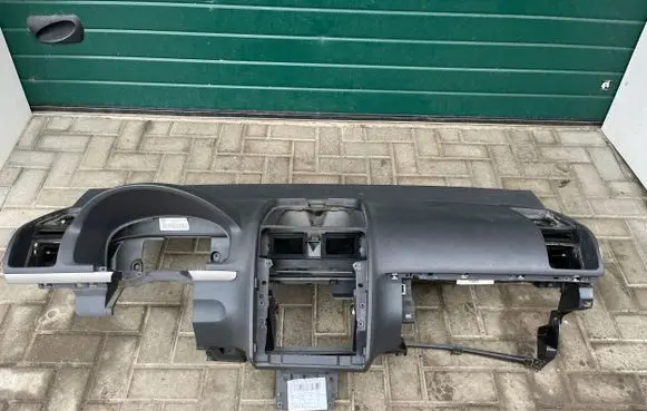 Volkswagen Touran I Dashboard