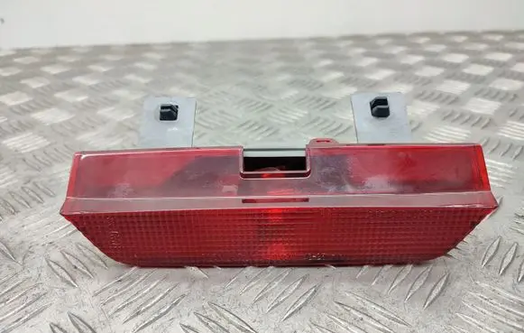 Toyota RAV 4 (XA20) Third/center stoplight