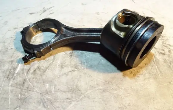 Piston with connecting rod