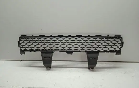 Toyota Verso Front bumper lower grill 531120F030