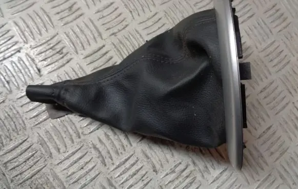 Renault Megane II Gear lever shifter trim leather/knob 8200079096