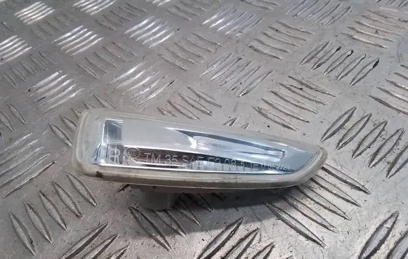 Opel Astra J Front fender indicator light 5510512838 13273104