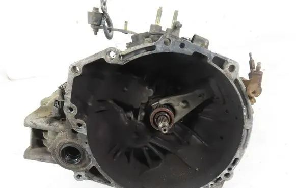 KIA Carnival Manual 6 speed gearbox 