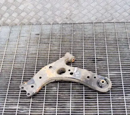 Toyota Verso-S Front lower control arm/wishbone