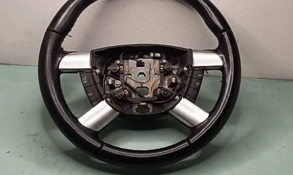 Ford Focus Steering wheel 30347735 30347335