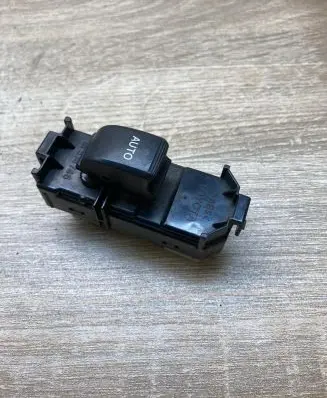 Toyota Corolla Verso E121 Electric window control switch 8403013030