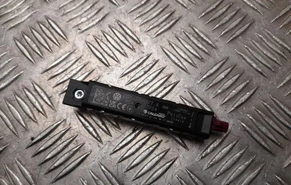 Volkswagen Taigo Aerial antenna amplifier 2G7035577A