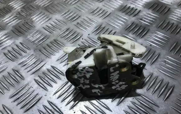 Mitsubishi Lancer Rear door lock