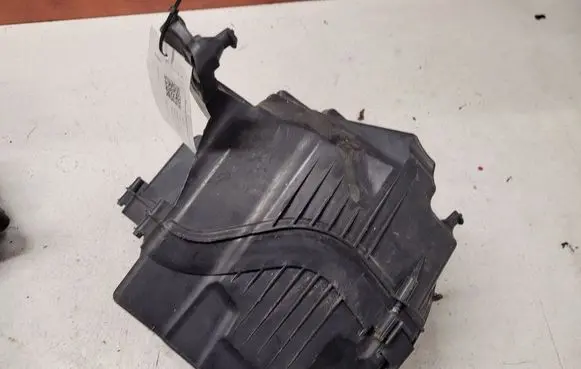 Volvo V40 Air filter box AV6189600BF