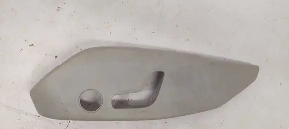 Volvo XC90 Front door seat control surround trim 39831630 39831631