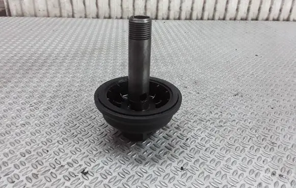 Skoda Octavia Mk1 (1U) Oil filter cover 021117061B