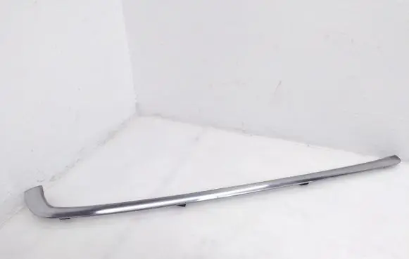 Mercedes-Benz E W124 Rear bumper trim bar molding 