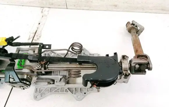 Volkswagen Golf V Steering wheel axle 1K1419502R 05020812