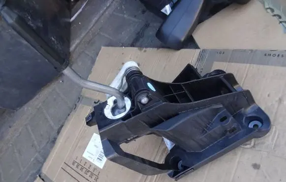 Citroen C4 II Gear selector/shifter in gearbox 9671748880