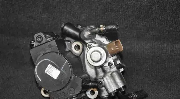 Mercedes-Benz C W205 Fuel injection high pressure pump 28421121 A6510703101