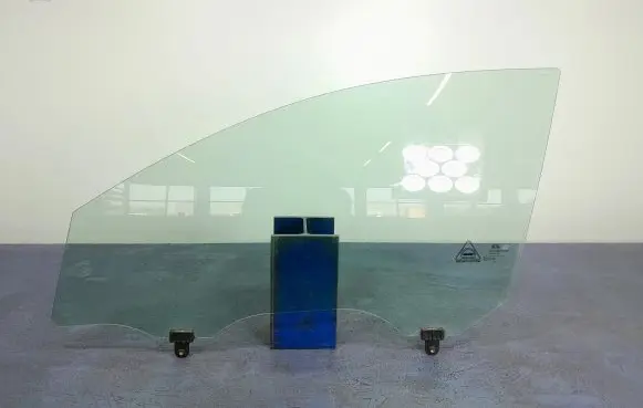KIA Sportage Front door window glass four-door 618M351AS2