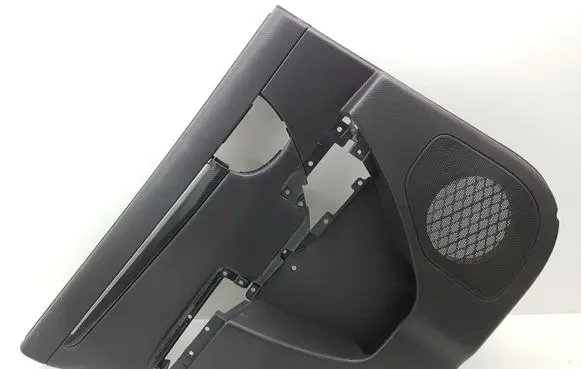 Hyundai Santa Fe Rear door card panel trim P833302B030