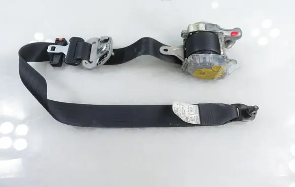 Suzuki Swift I Front seatbelt 8492063J1