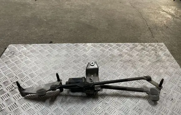 Mercedes-Benz CLA C117 X117 W117 Front wiper linkage and motor A1769061900 A1768200140