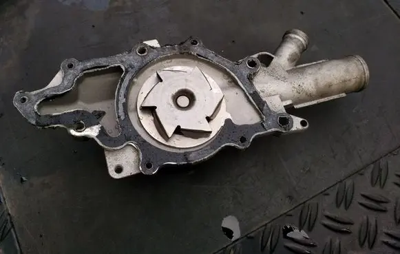 Mercedes-Benz E W211 Water pump