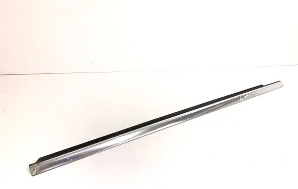 Mercedes-Benz E W212 Front door windshield rail 