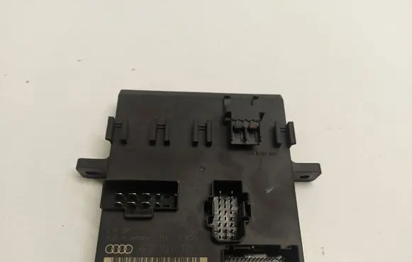 Audi A4 S4 B6 8E 8H Comfort/convenience module 8E0907279E 11112002