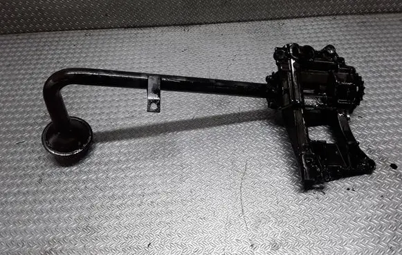 BMW 5 E39 Oil pump 670815720