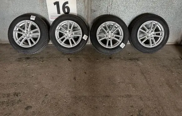 Hyundai Kona I R16 alloy rim 