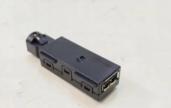 Skoda Superb B8 (3V) USB socket connector 5Q0816411AH