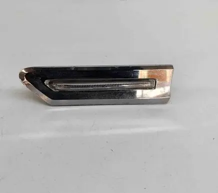 BMW 7 F01 F02 F03 F04 Front fender indicator light 7203371