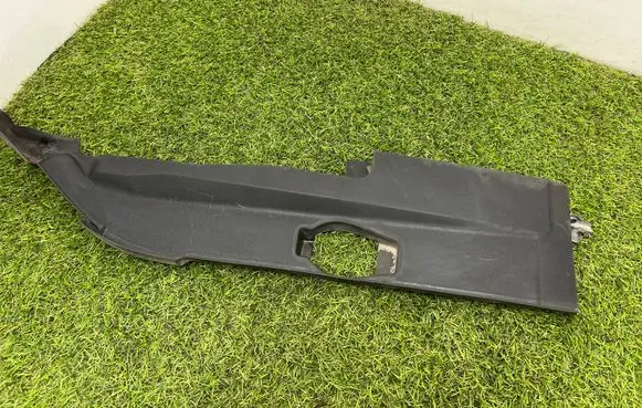 Audi A8 S8 D4 4H Fender end trim 4H0819336