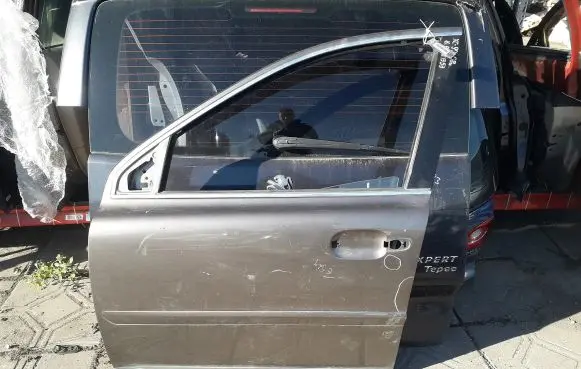 Volvo XC90 Front door