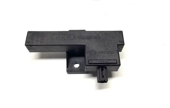 Audi A4 S4 B8 8K Keyless system antenna 8K0907247