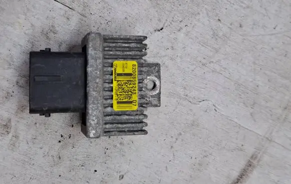 Renault Master III Glow plug pre-heat relay 8200859243
