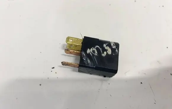 Mitsubishi Pajero Other relay mr588567 acm33221