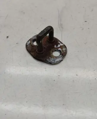 Hyundai Tucson JM Loading door lock loop/hook striker 