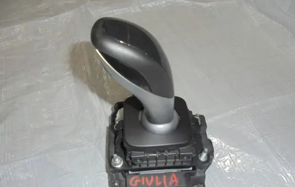 Alfa Romeo Giulia Gear shifter/selector