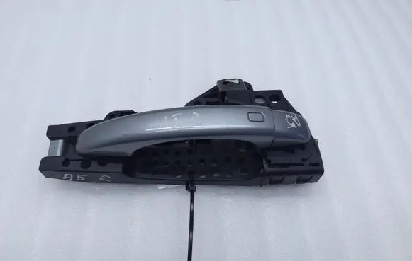 Audi A5 8T 8F Front door exterior handle 8T0837886
